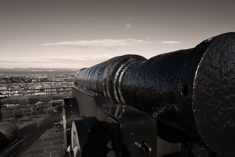 One O_Clock Gun - Edinburgh Castle